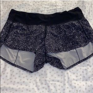 Lululemon speed up shorts 2.5” speckled black grey